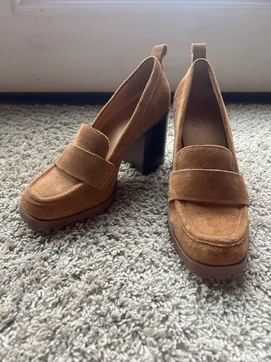 Crown Vintage Women's Suede Loafers in Tan Brown - Picture 2 of 9